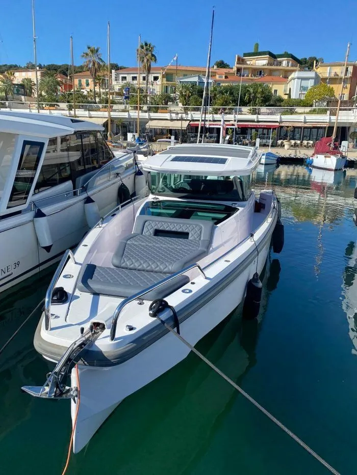 11.2m Saint-Jean-Cap-Ferrat Axopar 37 Hire