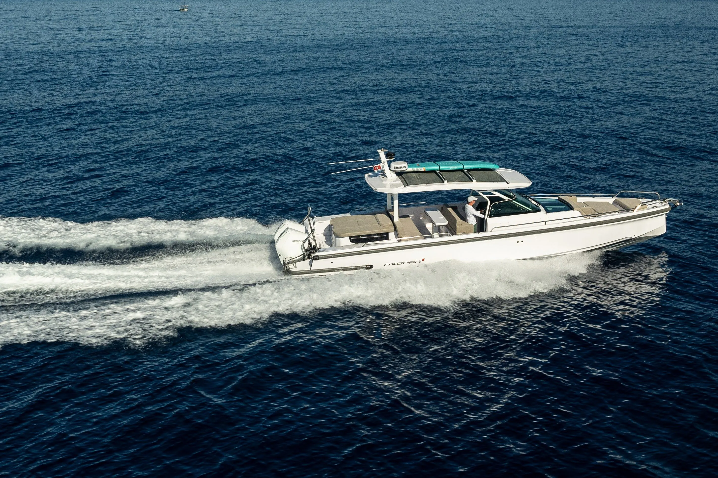 Charter a 11.5m Motor Yacht Axopar 37 Sun Top in Floriana