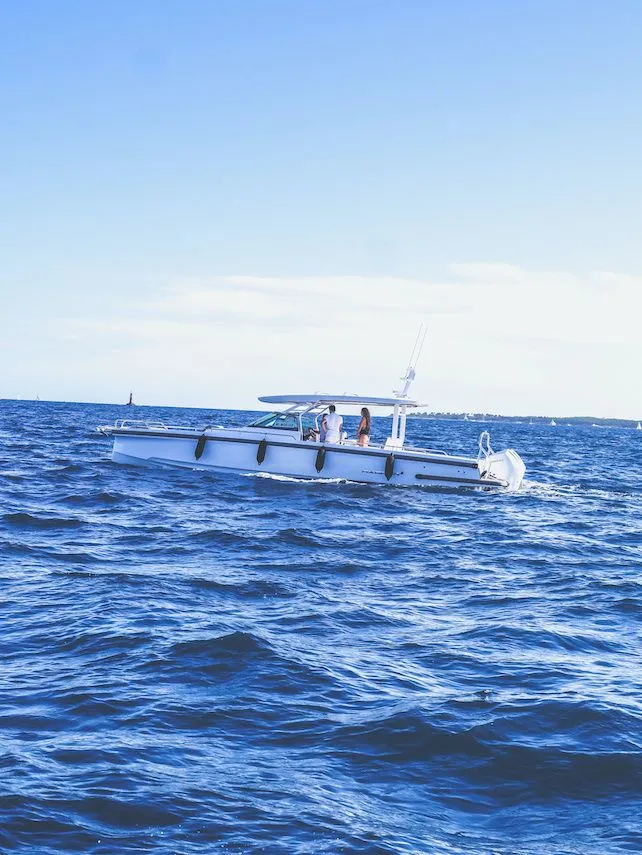 Charter a 11.5m Motor Yacht in Golfe-Juan