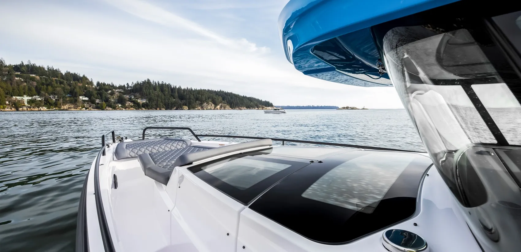 Rent a 11.5m Motor Yacht in Nice