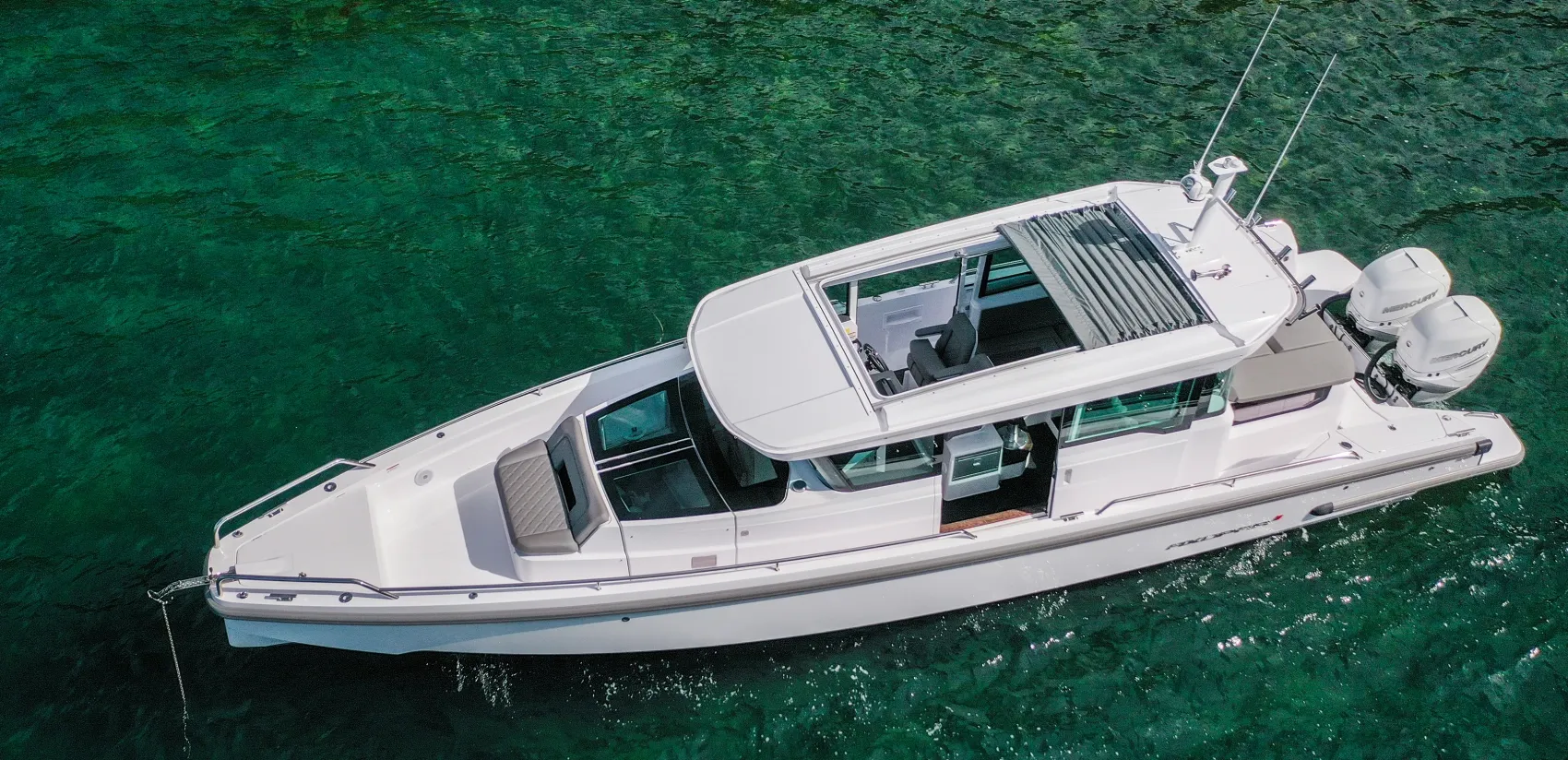 Rent a 11.5m Motor Yacht in Nice