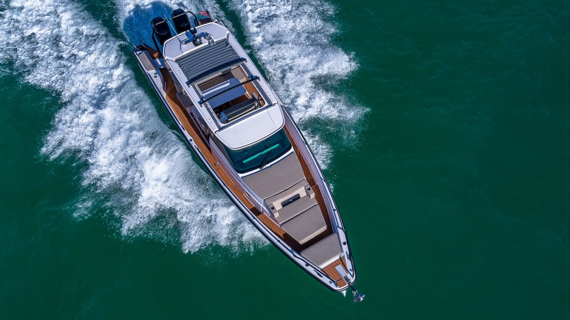 11.5m Miami Motor Yacht Axopar 37 XC Hire