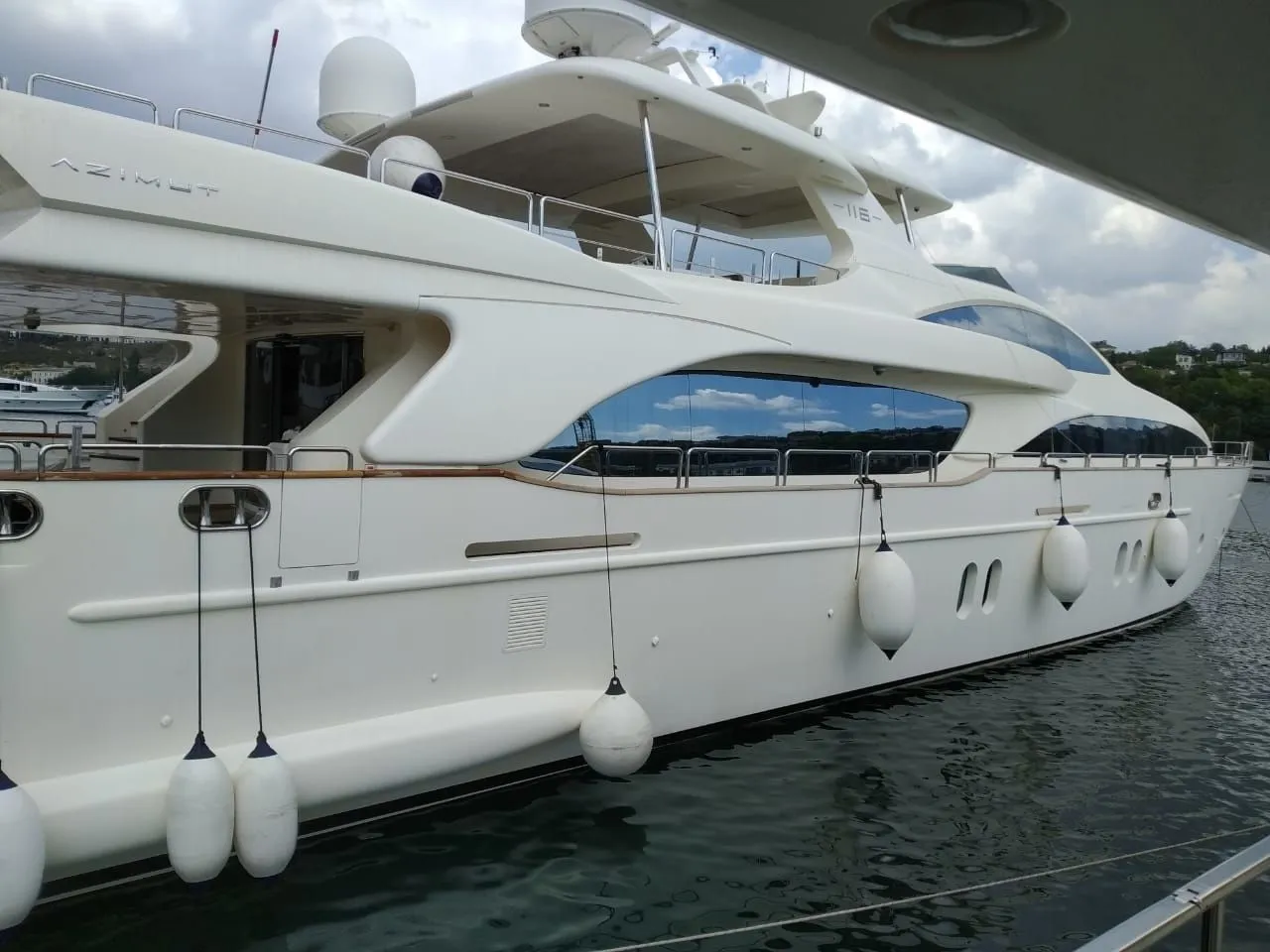 White Pearl Charter Boat