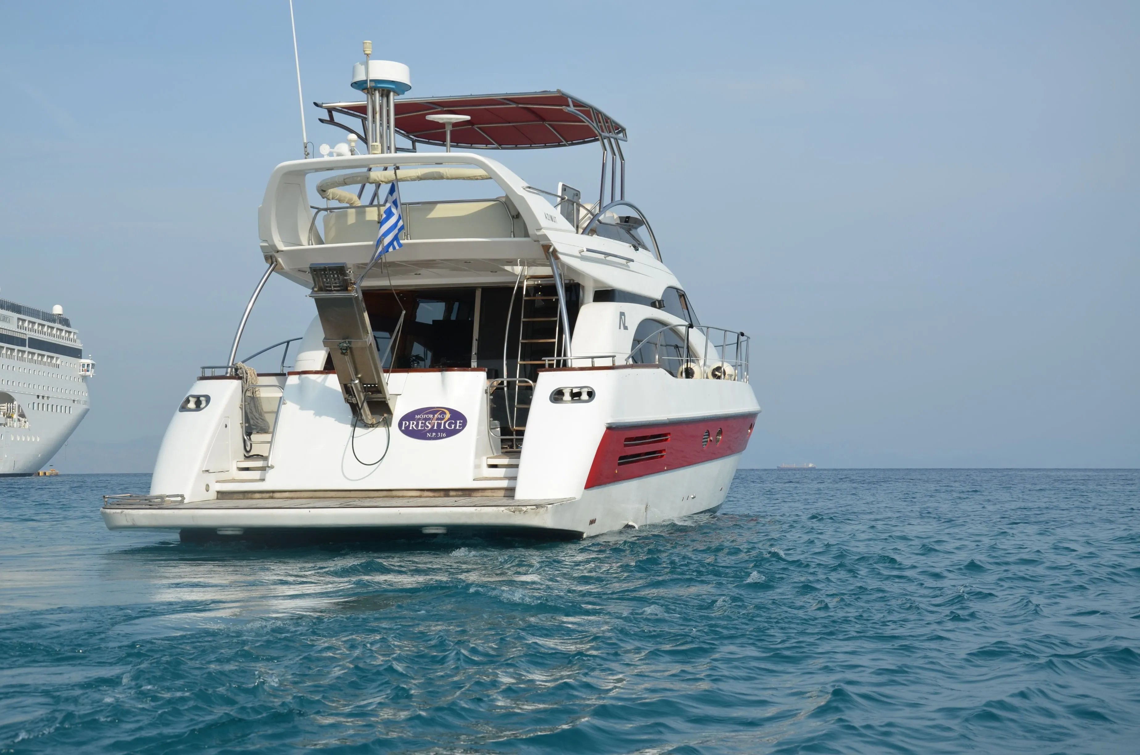 Rent a 17m Azimut 2000 Motor Yacht in Rhodes Town