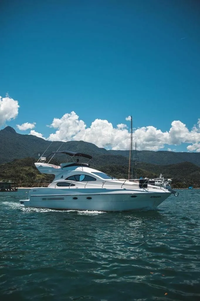 Rent a 11.61m Boat in Porto Frade