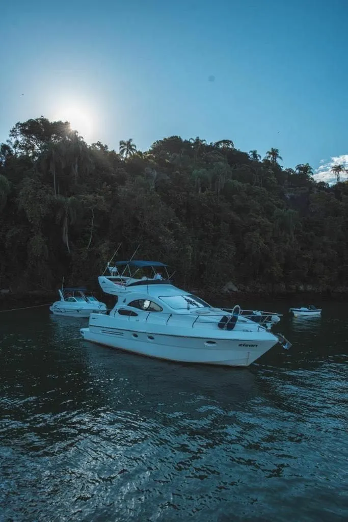 Zisan Charter Boat