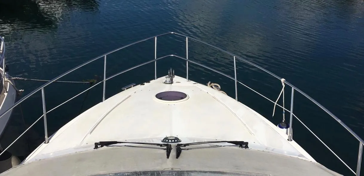 Mys Nadezhdy Charter Boat