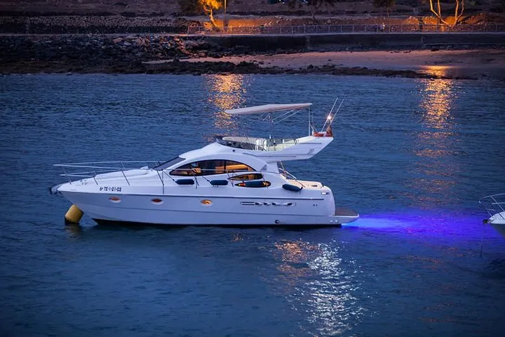Rent a 12m Azimut 39 in Playa de las Americas