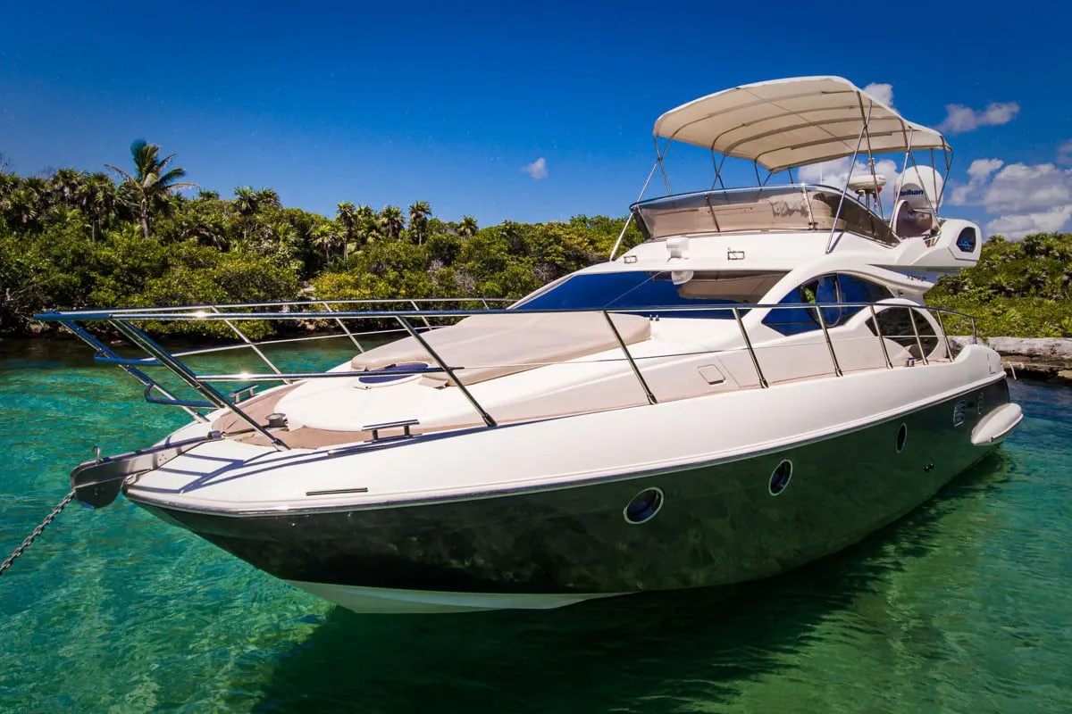 12.9m Puerto Aventuras Boat Hire