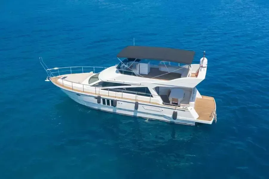 Hola Charterboot - 3