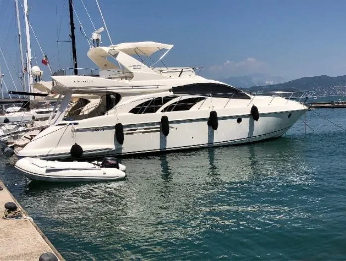 Lol Charter Boat