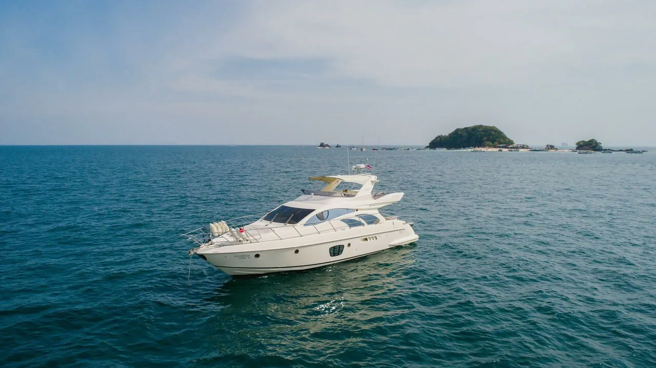 Explore Pa Klok on a 17.29m Rental Motor Yacht