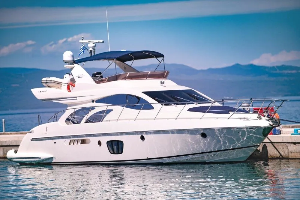Rent a 17.51m Azimut 55 in Volos