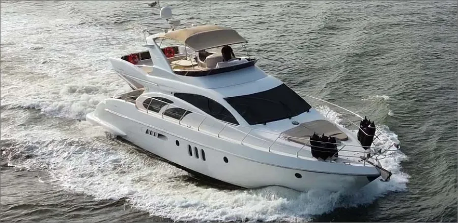 Explore Guarujá on a 17.51m Azimut 55 Motor Yacht Rental