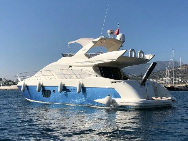 Charter a 17.51m Azimut 55 in Bodrum