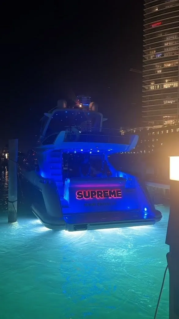 Supreme лодка на прокат - 5