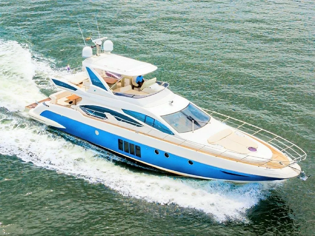 Explore Cartagena de Indias on a 19.5m Rental Boat