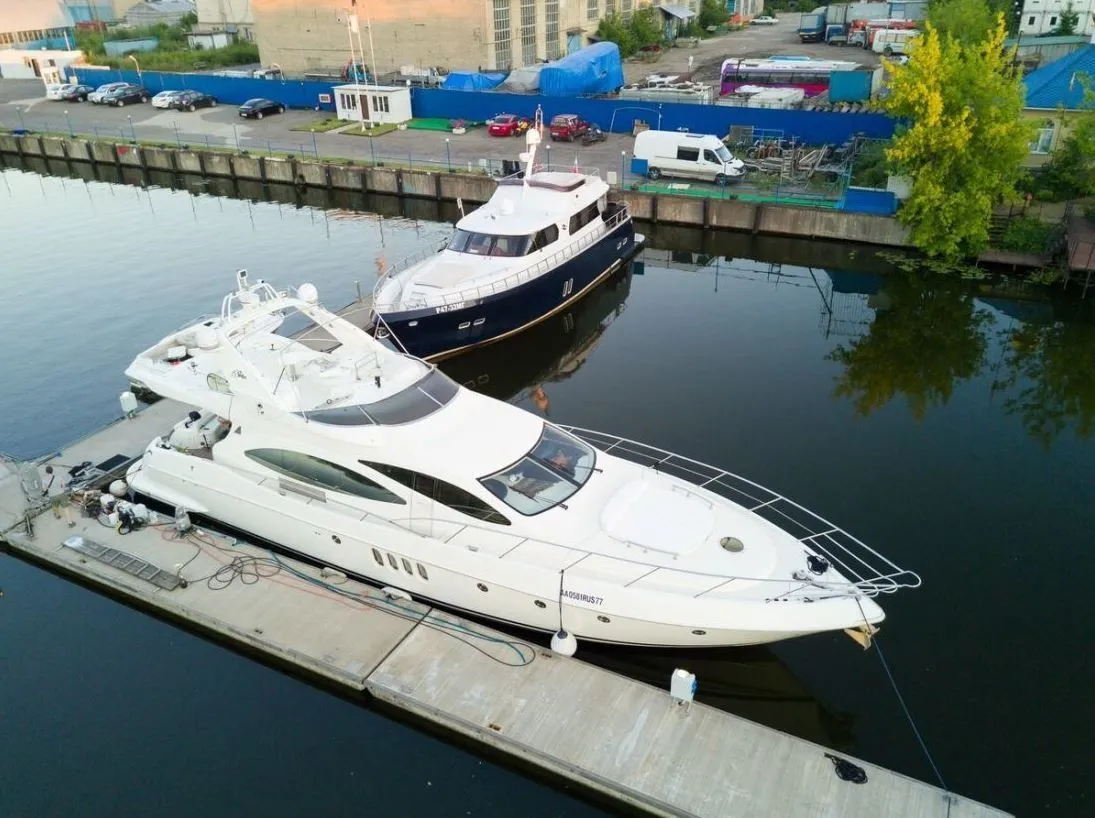 Rent a 21m Boat in Moscow
