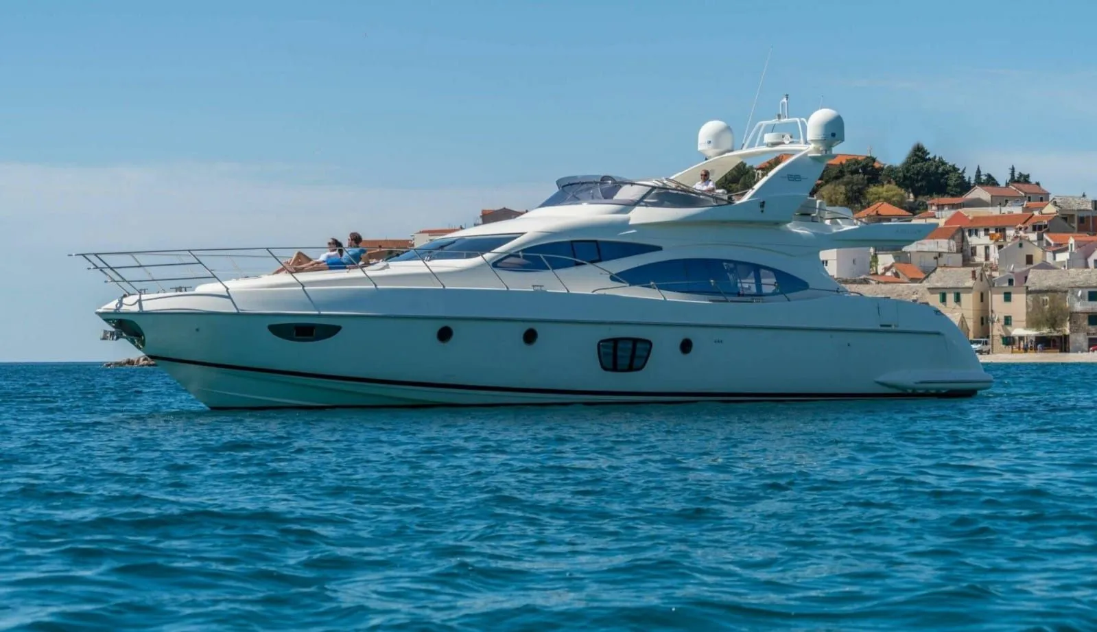 Sea La Vie Charter Boat