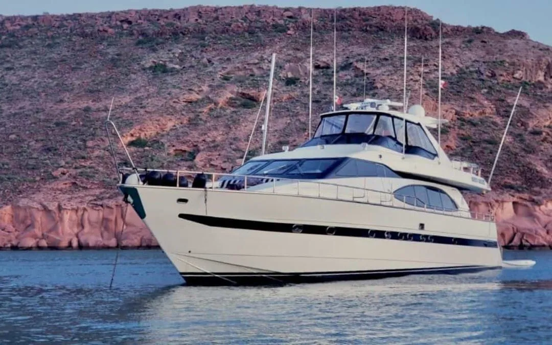 Eight Large Mietboot