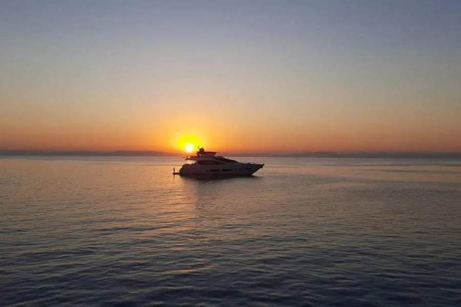 15.2m Puerto Vallarta Motor Yacht Hire