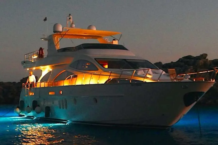 15.2m Puerto Vallarta Motor Yacht Hire