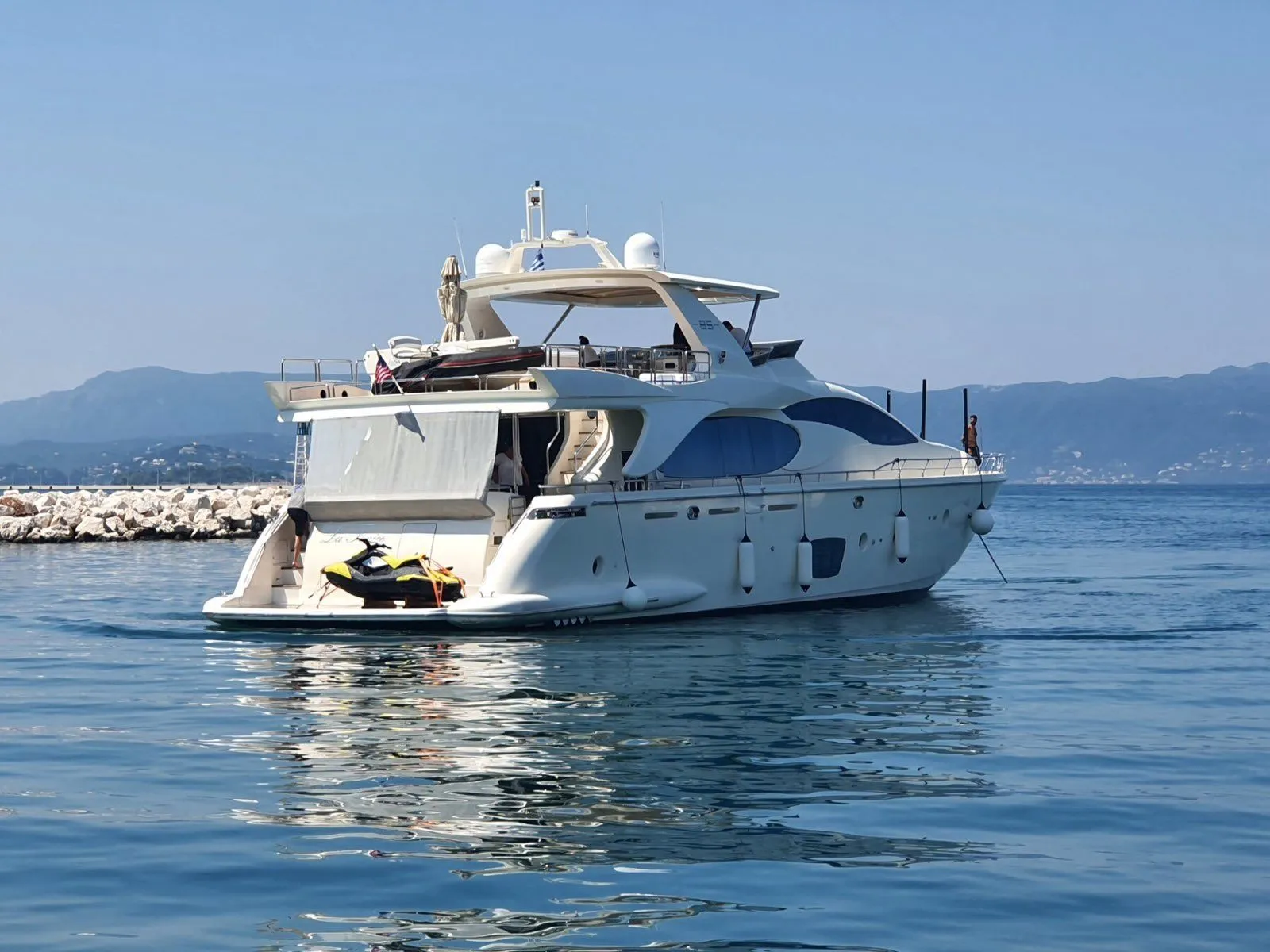 Gouvia Kiralık Azimut 85 F 26.8m Motoryat