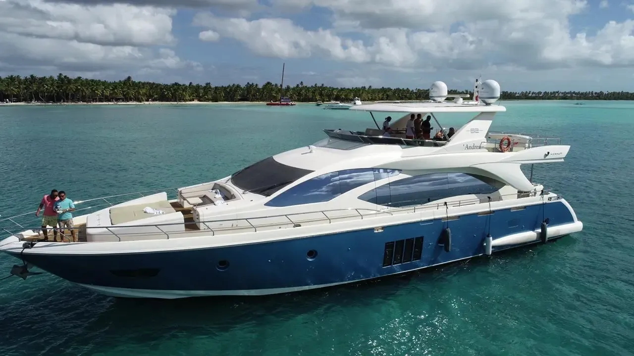 Rent a 26.21m Motor Yacht Azimut 86 in La Romana