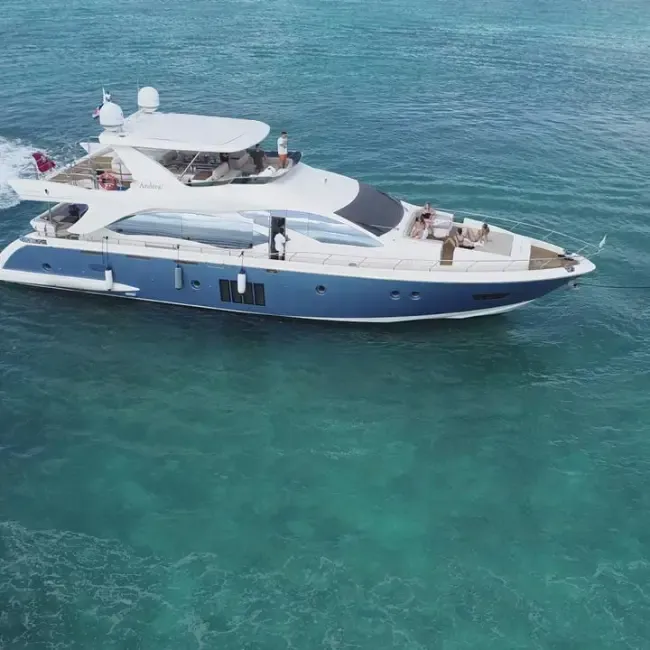 Rent a 26.21m Motor Yacht Azimut 86 in La Romana