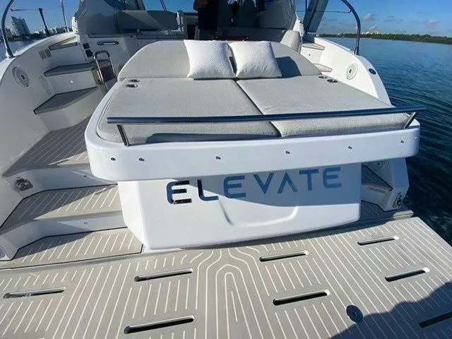 Elevate Kiralık Teknesi - 4