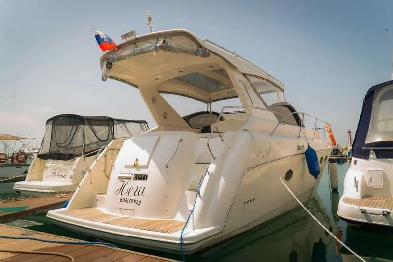 Explore Adler on a 11.5m Rental Azimut Faserind Evolution 38