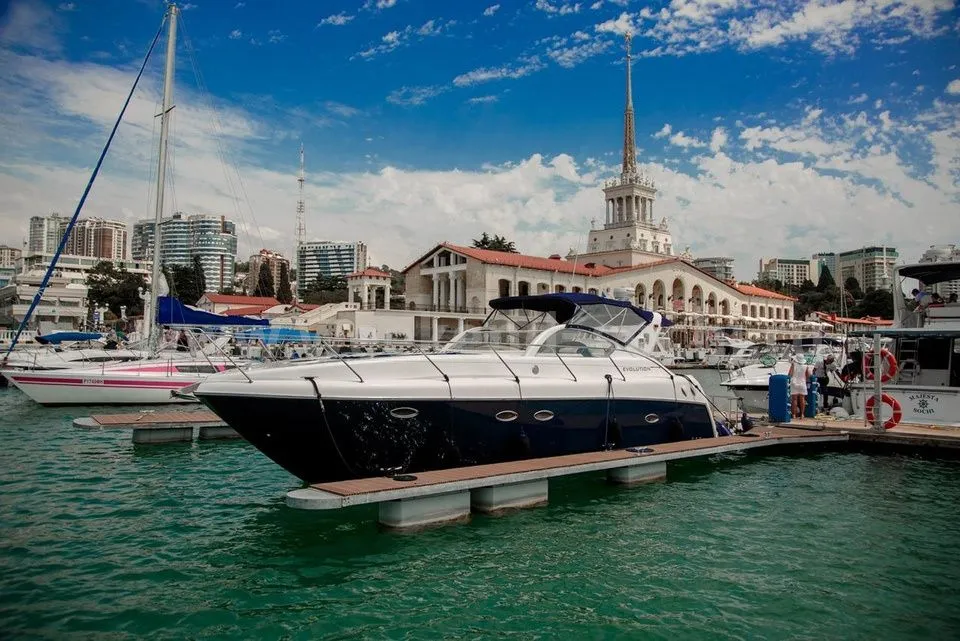 No Name Charter Boat
