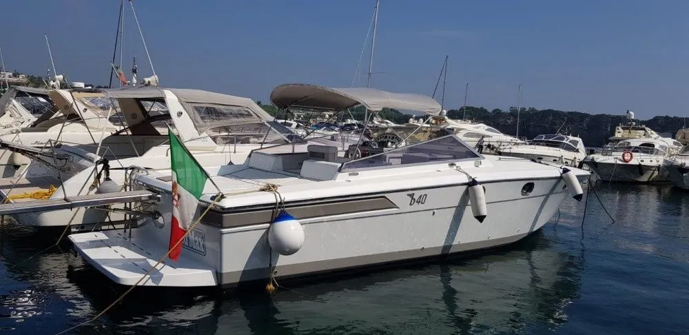 Rent a 13m Motor Yacht in Salerno