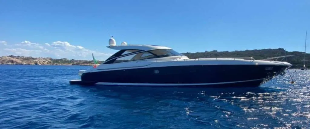 Charter a 17m 2 Cabin Motor Yacht in Puntone di Scarlino