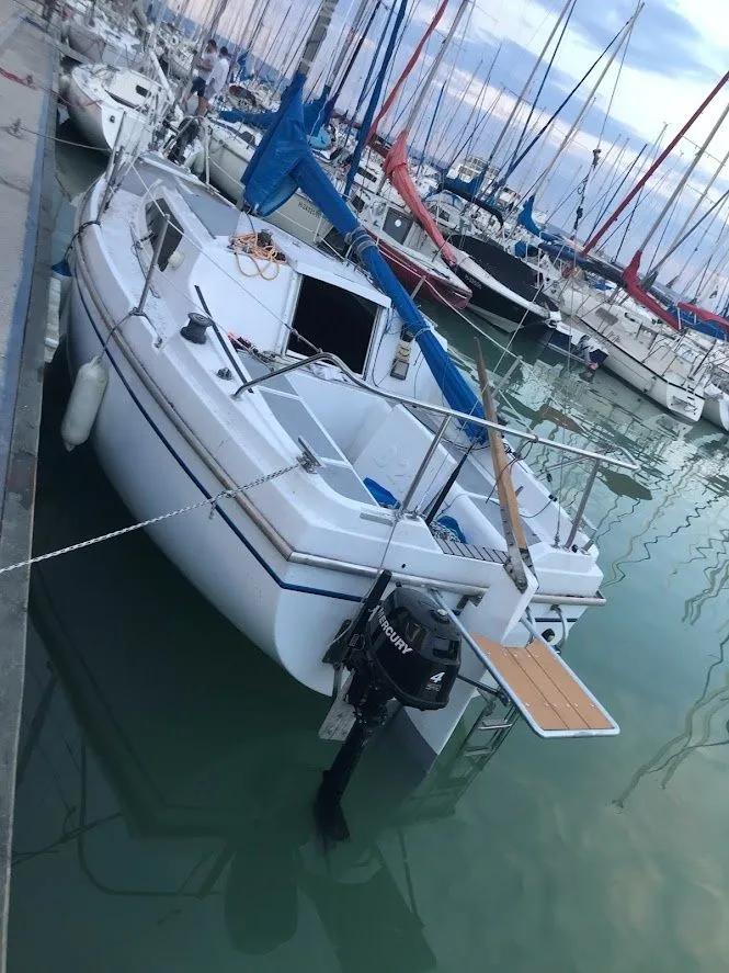 Rent a 6.5m Balaton 21 in Balatonfured