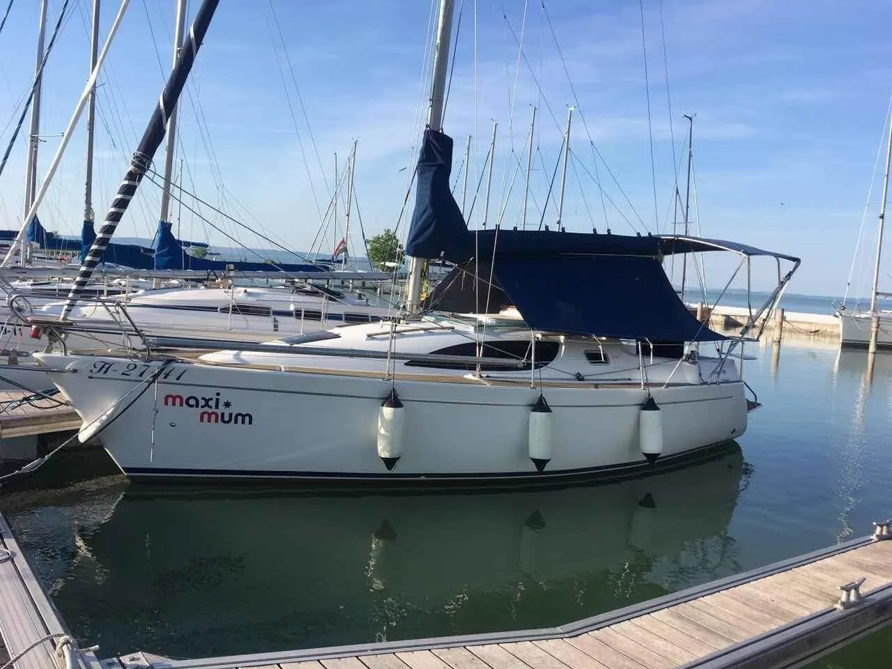 8.99m Balatonfured 2 Cabin Sailing Yacht Hire