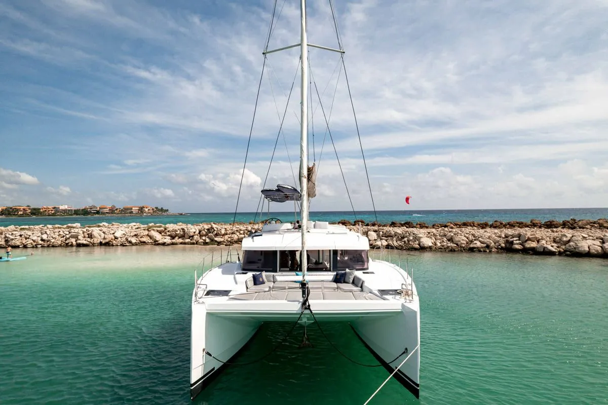 Rent a 11.99m Boat in Puerto Aventuras