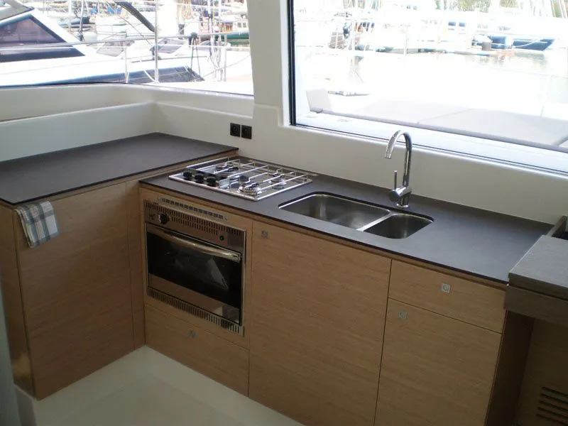 Rent a 11.99m 4 Cabin Catamaran in Pointe-à-Pitre