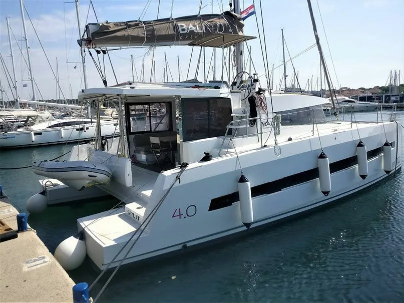 Charter a 12.2m Bali 4.0 Catamaran in Fort Lauderdale