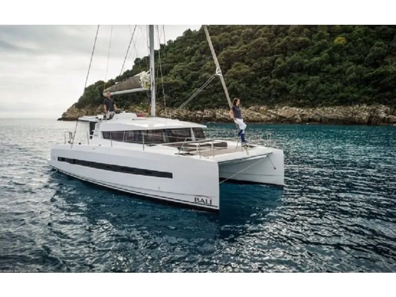 Explore Palm Cay on a 12.2m Rental Catamaran