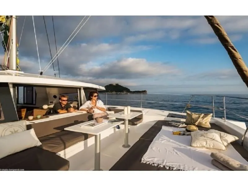 Explore Palm Cay on a 12.2m Rental Catamaran
