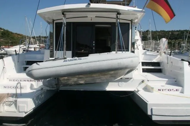 Explore Kastela on a 11.99m Rental Boat