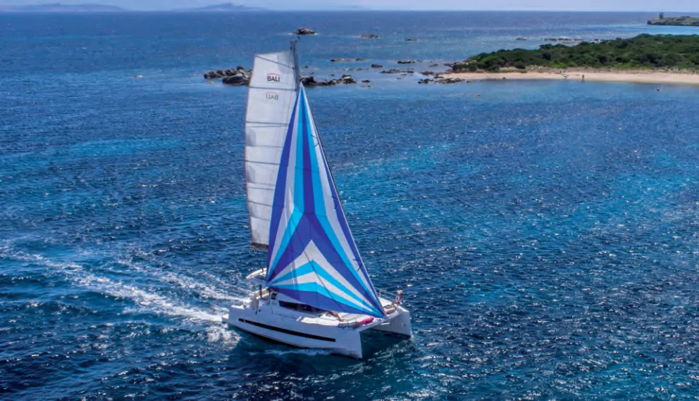 12.35m Warwick Catamaran Bali 4.1 Hire