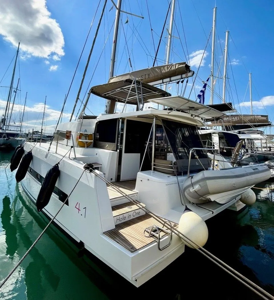 12.37m Athens Boat Hire
