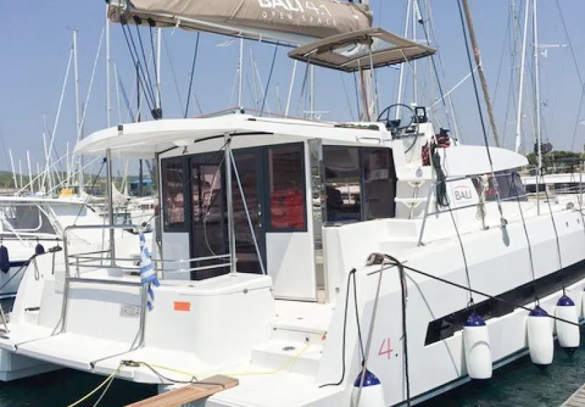 Iroula Charter Boat