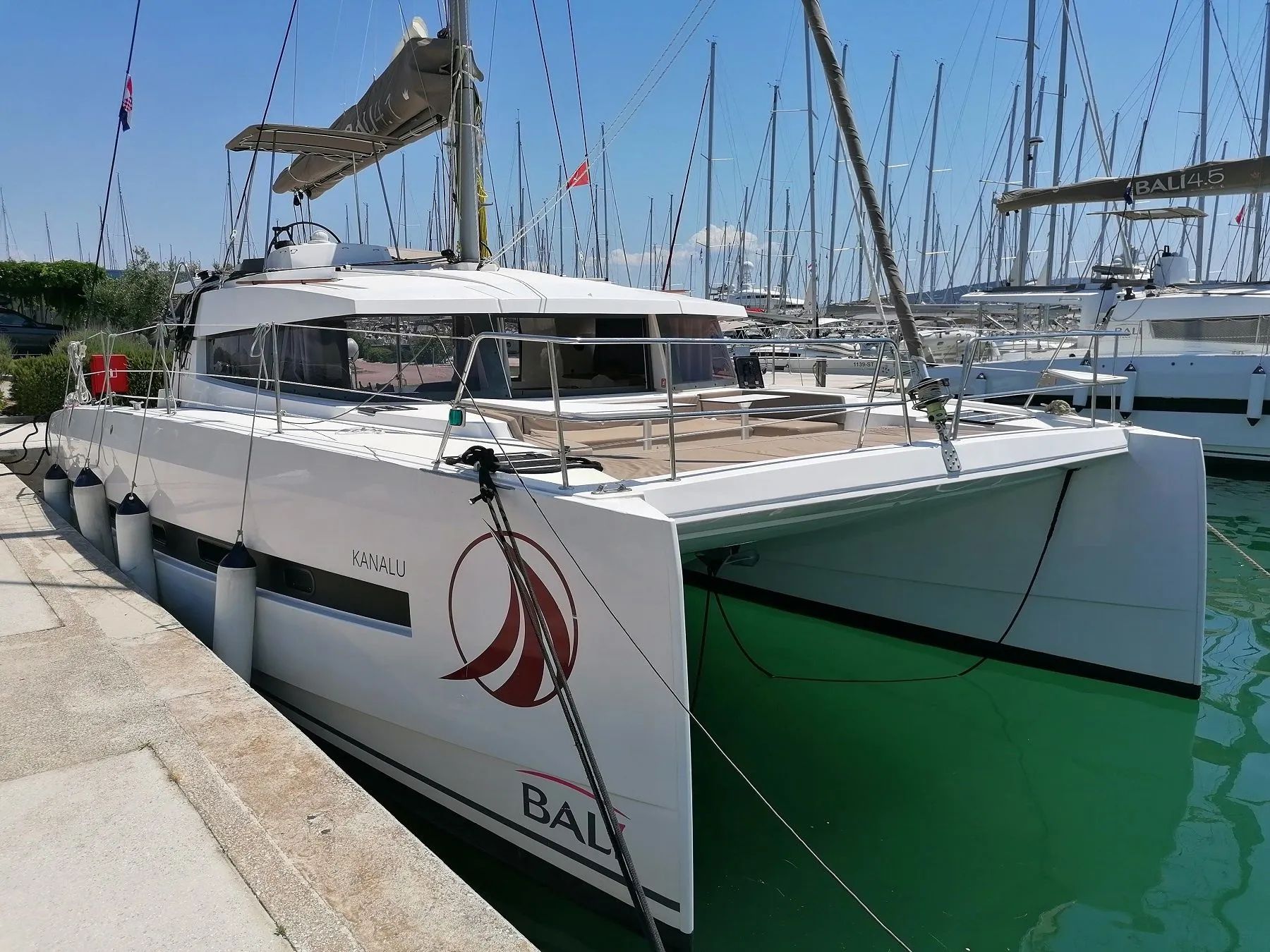 Explore Kastela on a 12.35m Rental Bali 4.1