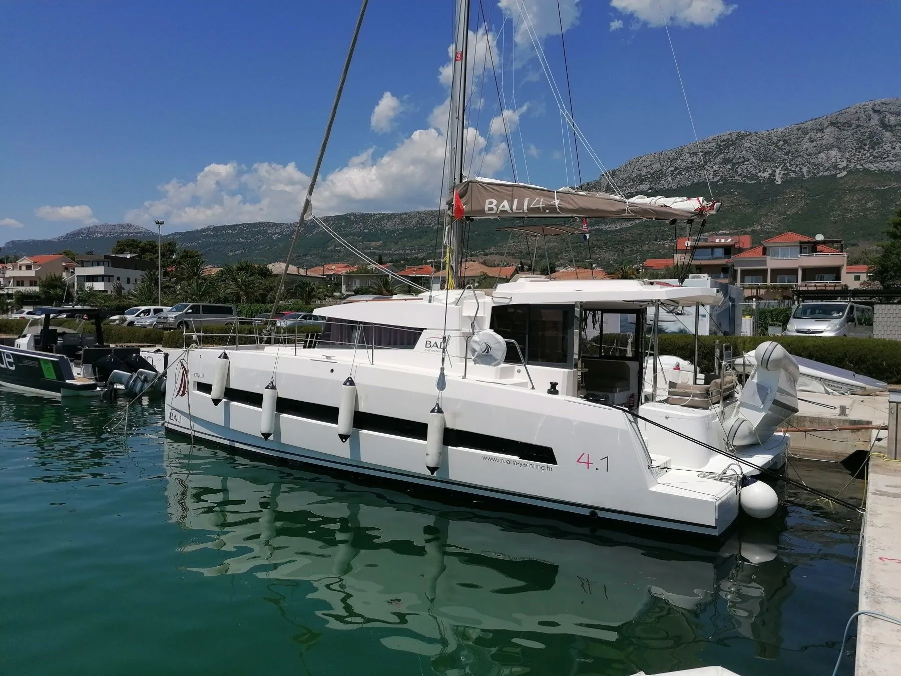 Explore Kastela on a 12.35m Rental Bali 4.1