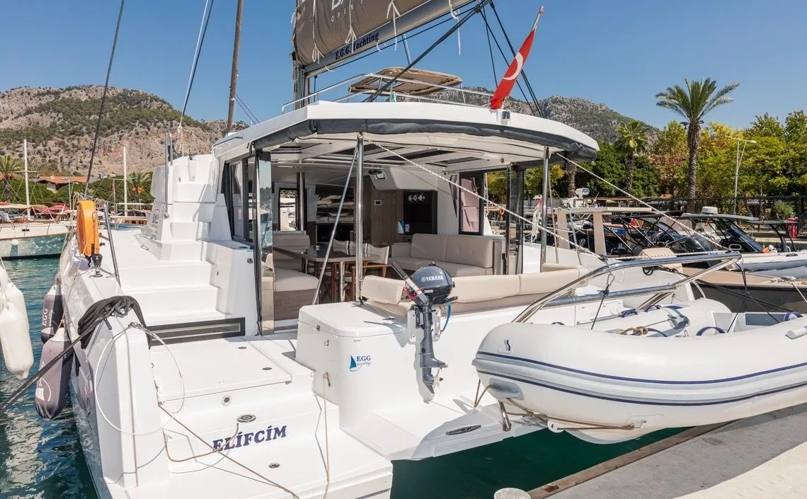 Charter a 12.85m Catamaran in Göcek