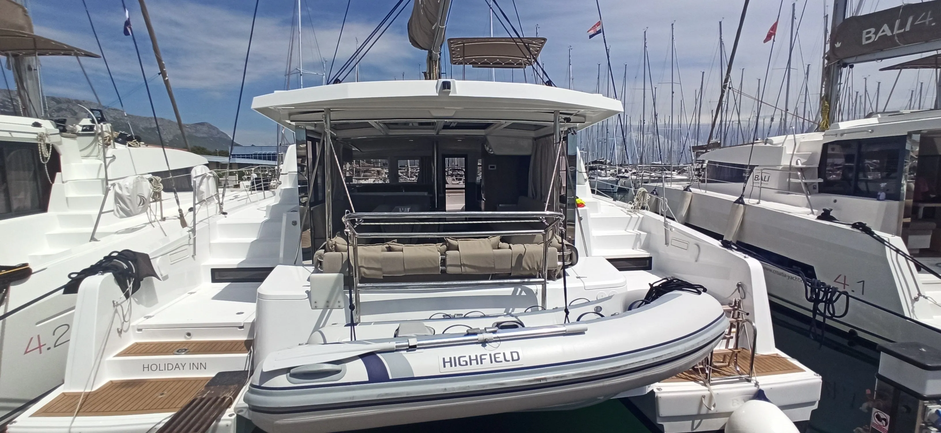 Holiday Inn Charterboot - 5