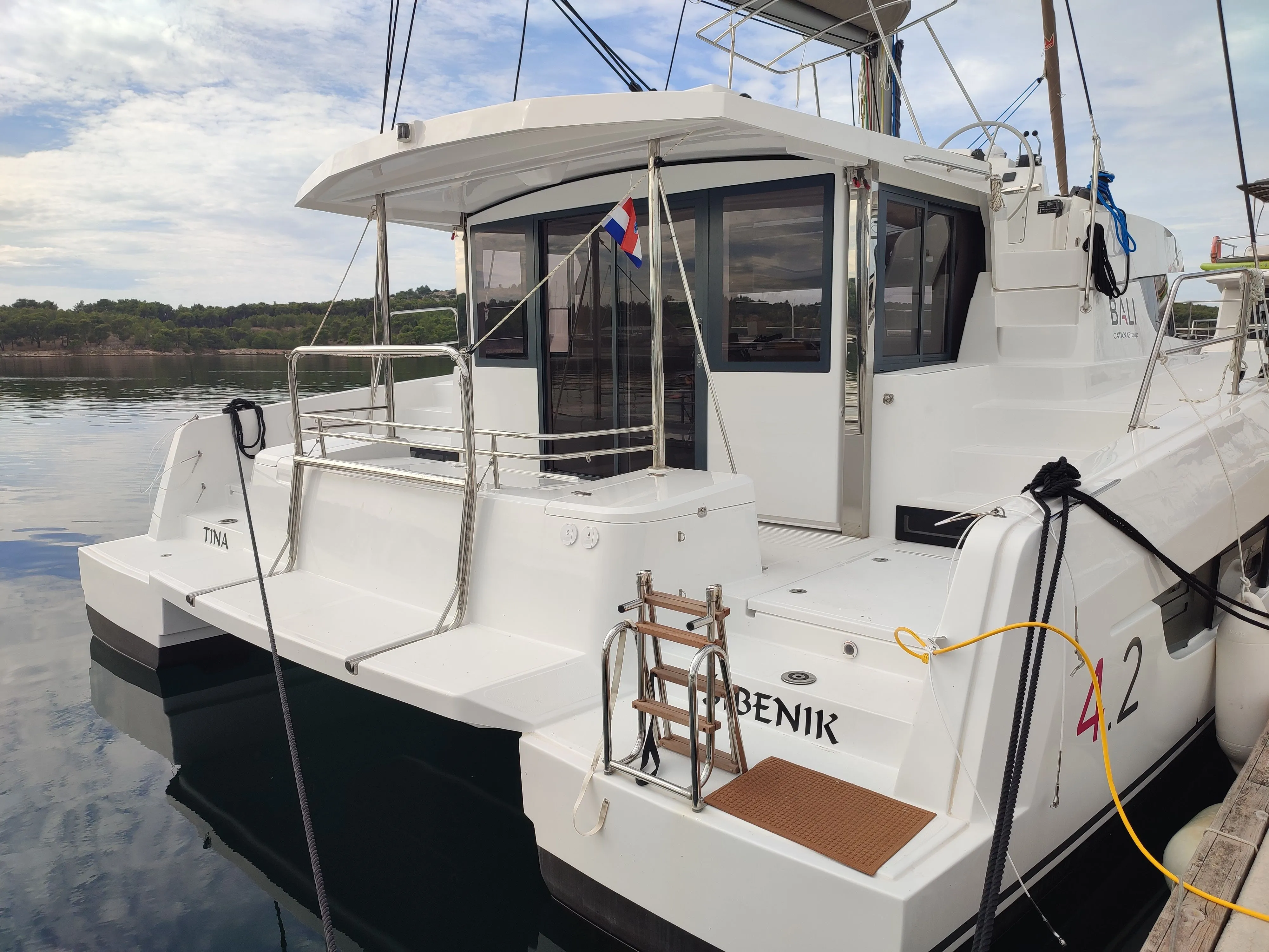Rent a 12.85m Catamaran Bali 4.2 in Dubrovnik